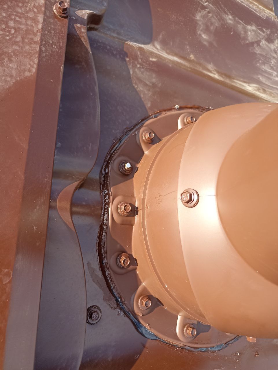 Крупный план вентвыхода на кровле